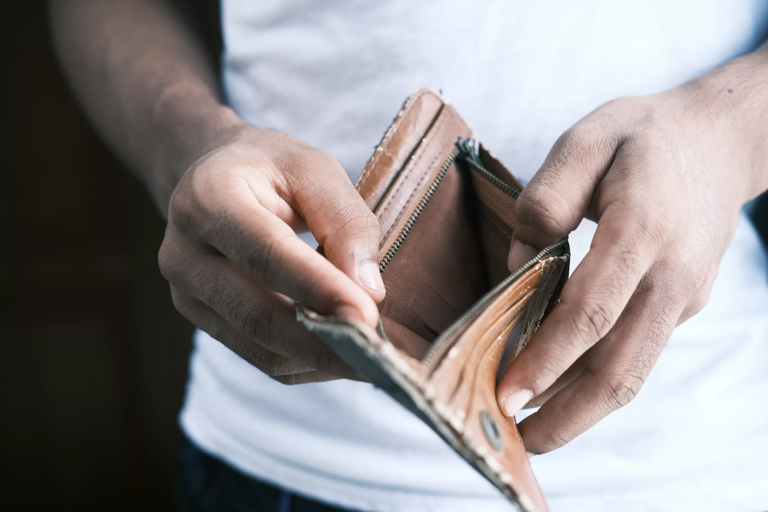 Average income from personal pensions falls to £939